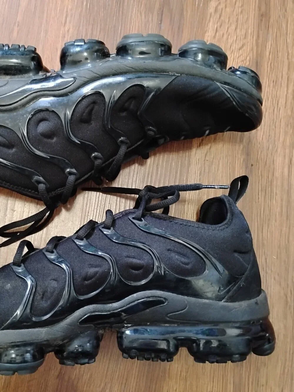 Nike Air VaporMax Plus Triple Black Athletic Shoes Sneakers